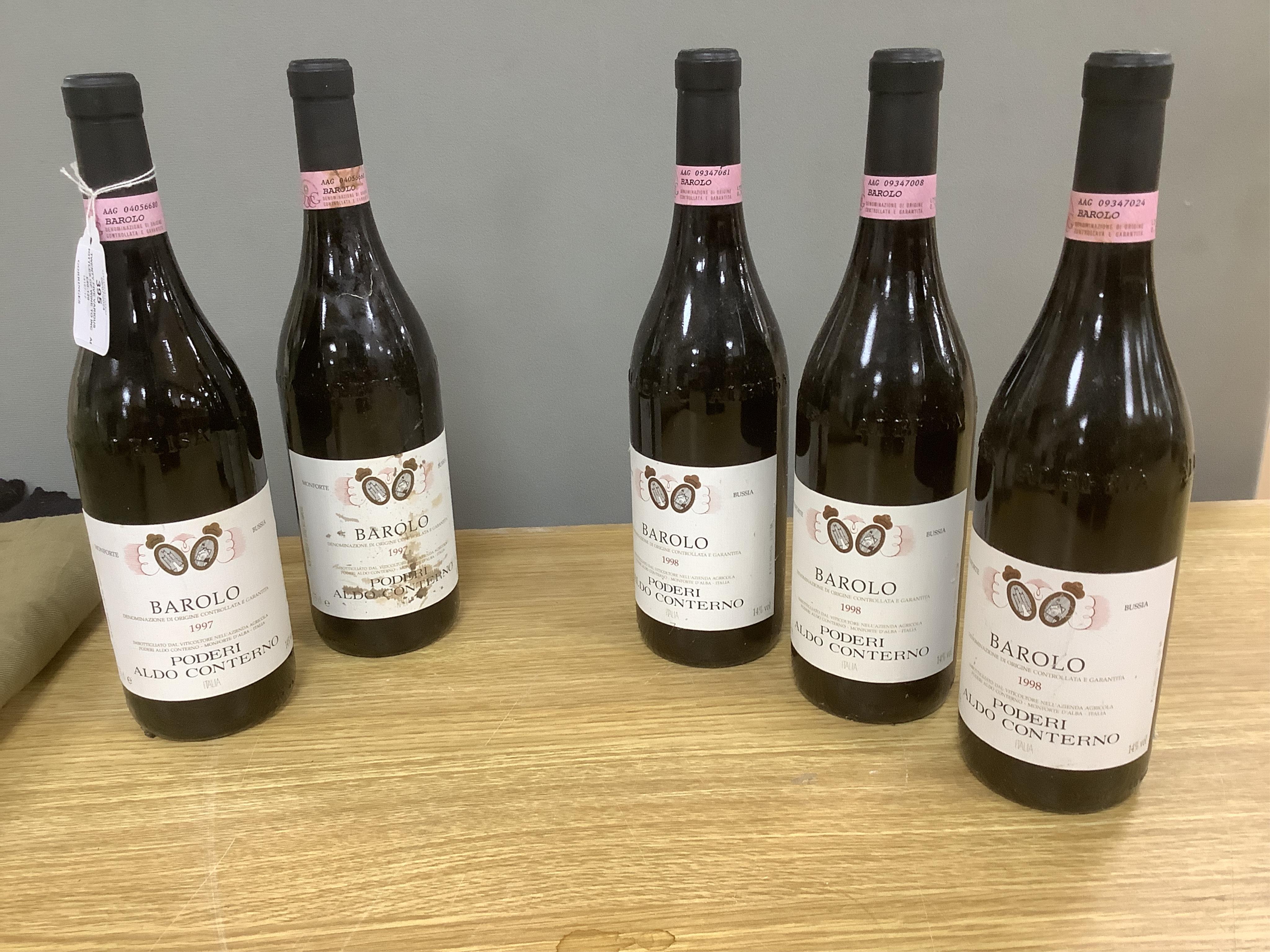 Twenty five various bottles of wine to include Barolo 1997 and Sesti Sauvignon 2009. Condition - fair, storage history unknown